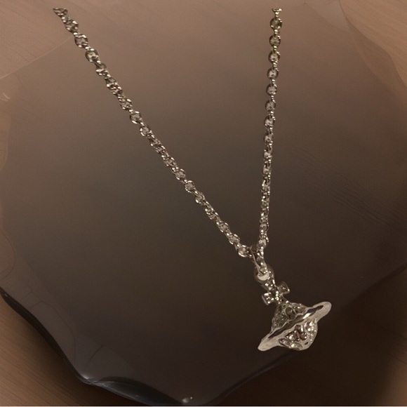 ❎❎SOLD❎❎Vivienne Westwood Silver Mini Bas Orb Necklace NWOT - Picture 2 of 8